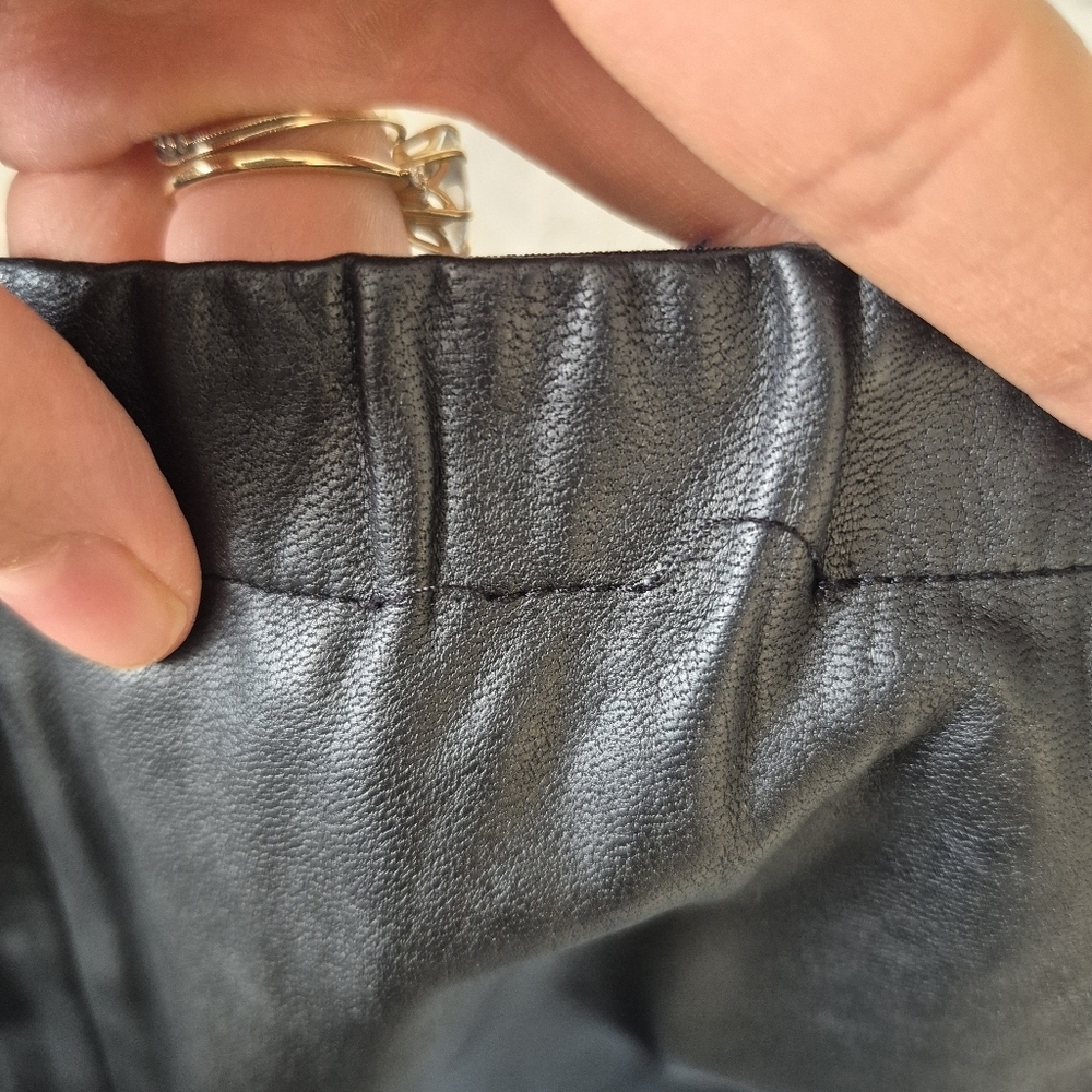 Aritzia Babaton Women's Black Contemporary Edgy Vegan Leather Skirt Size 4 - Picture 6 of 7